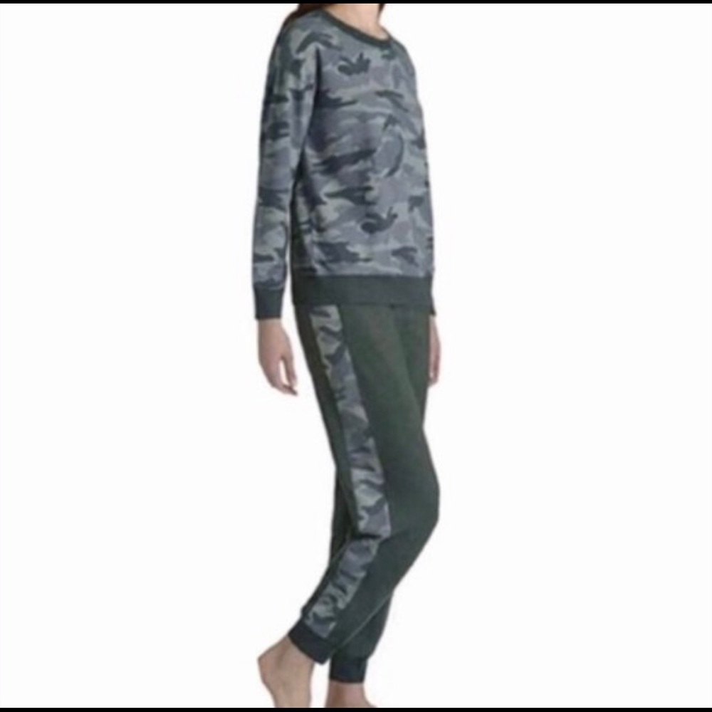 Splendid Camo Sleepwear Loungewear Set